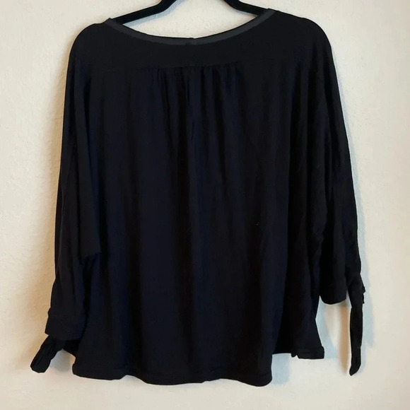 Free People Keepin On Tee, Black, Twist Front, Tie Sleeves Flowy Top Size M - Picture 3 of 6